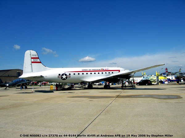  Douglas  C-54E Skymaster N500EJ