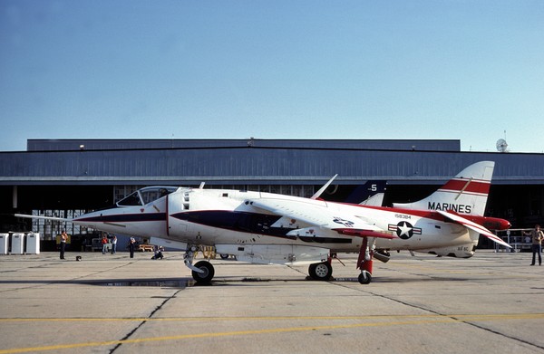 USMC McDonnell-Douglas YAV-8C Harrier 158384