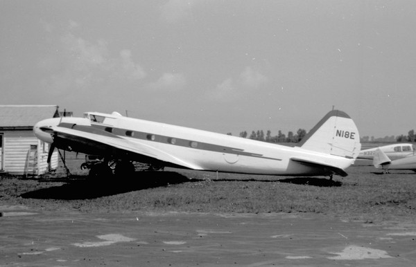  Boeing 247D  N18E