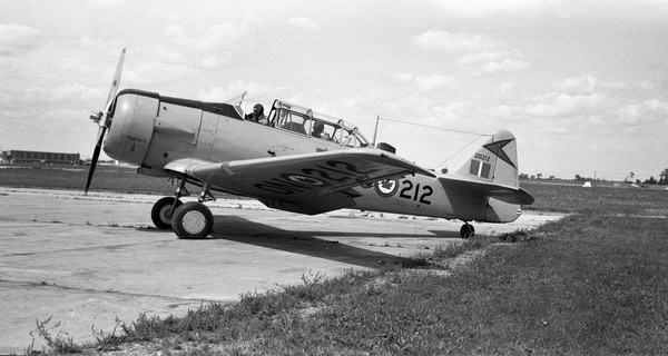 RCAF North American Harvard (as T.6)  20212