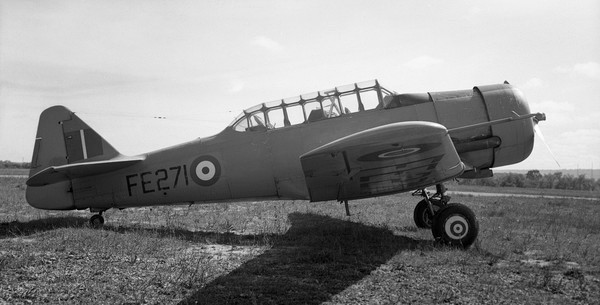 RCAF North American AT-6 Harvard FE271