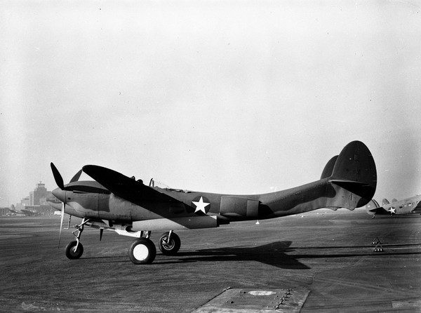  Lockheed P-38 Lightning 